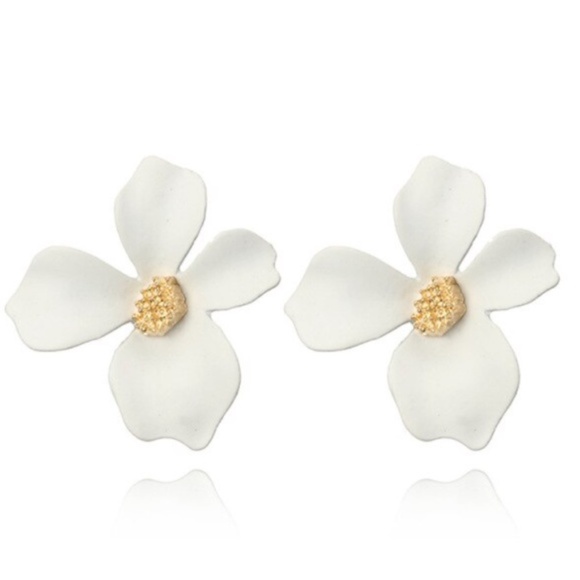 Zara Jewelry - Zara white flower earrings